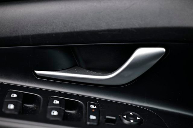 Used 2025 Hyundai Elantra SEL image 16