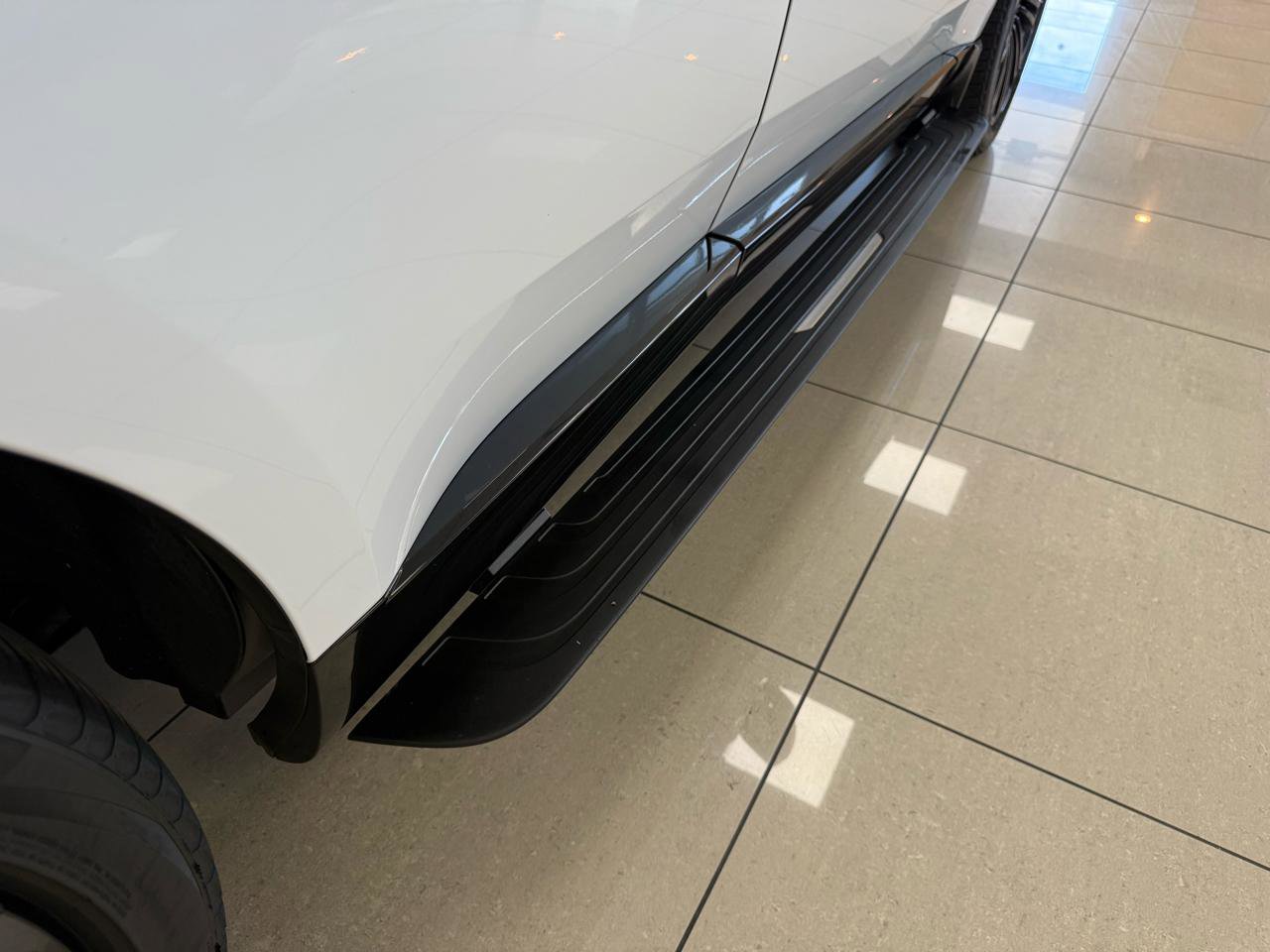 Used 2023 Land Rover Range Rover SE image 38