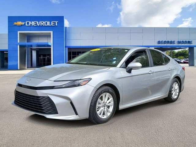 Used 2025 Toyota Camry LE FWD image 2