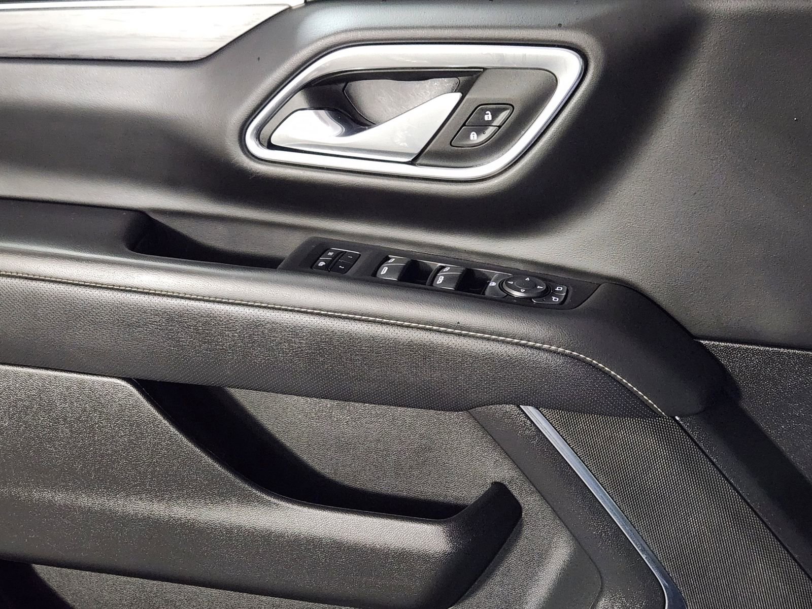 Used 2024 GMC Yukon SLT image 26