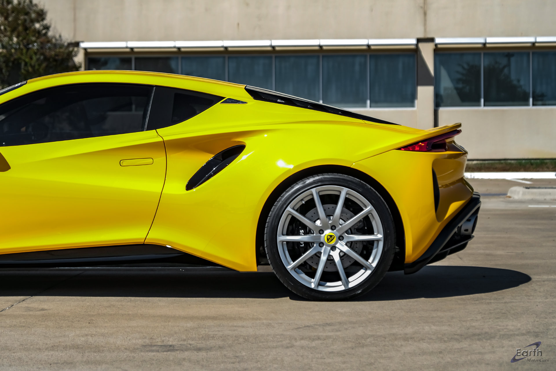 Used 2025 Lotus Emira RWD image 11