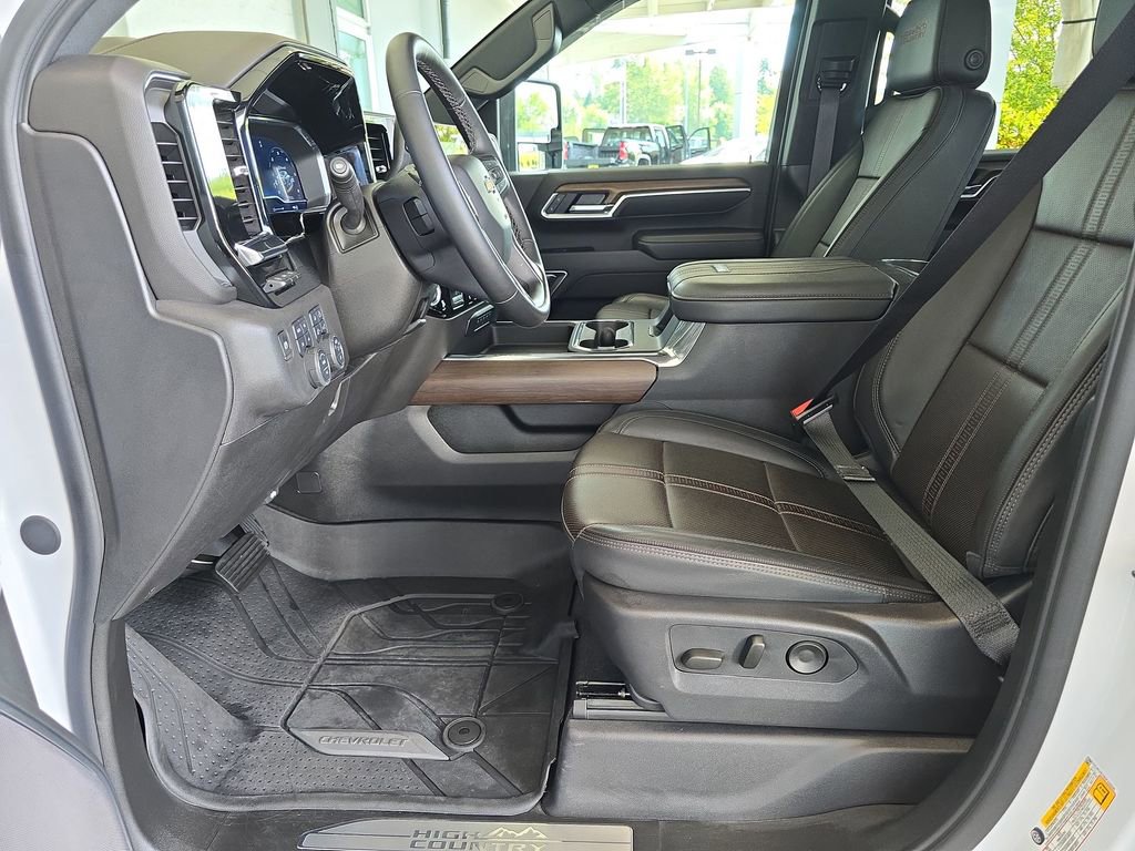 Certified 2025 Chevrolet Silverado 3500 High Country w/ Technology Package image 25