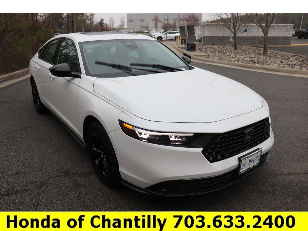 Used 2025 Honda Accord SE image 1