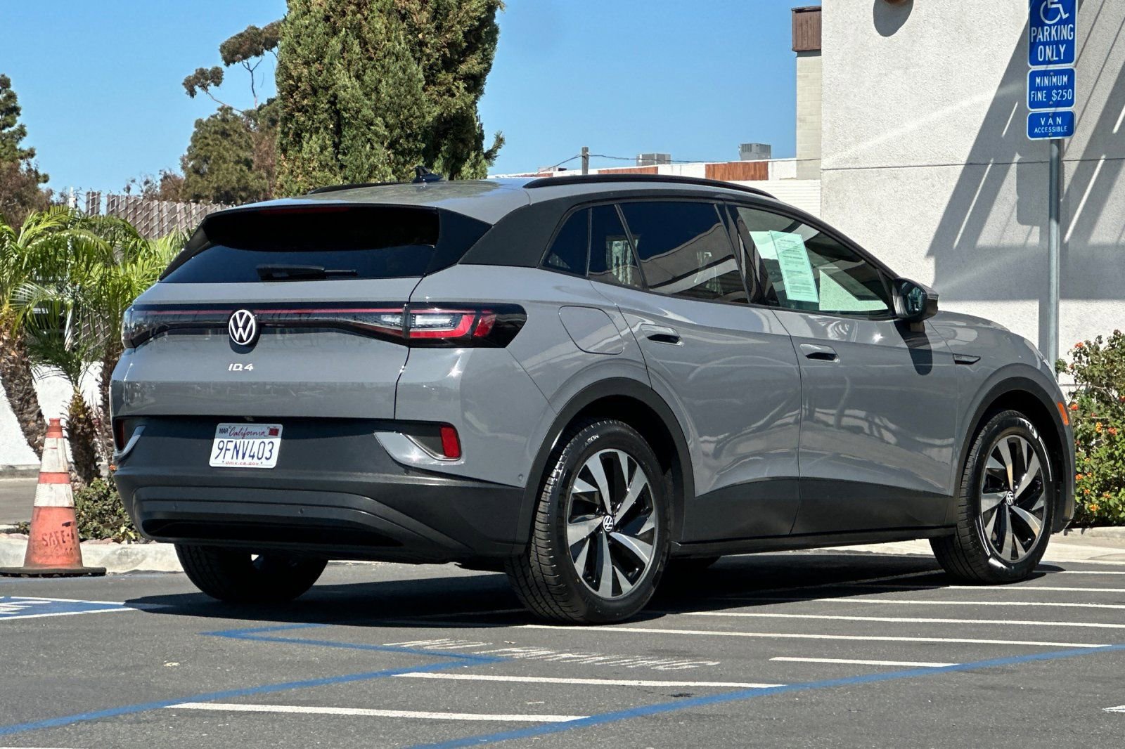 Certified 2023 Volkswagen ID.4 Pro image 4