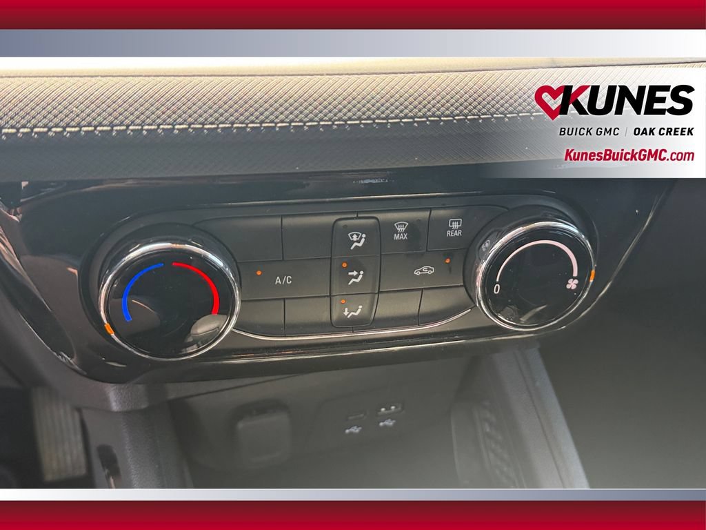 Used 2025 Chevrolet TrailBlazer LT FWD image 30
