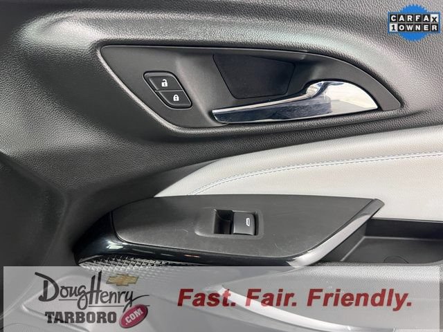 Used 2025 Chevrolet Trax LT FWD image 37