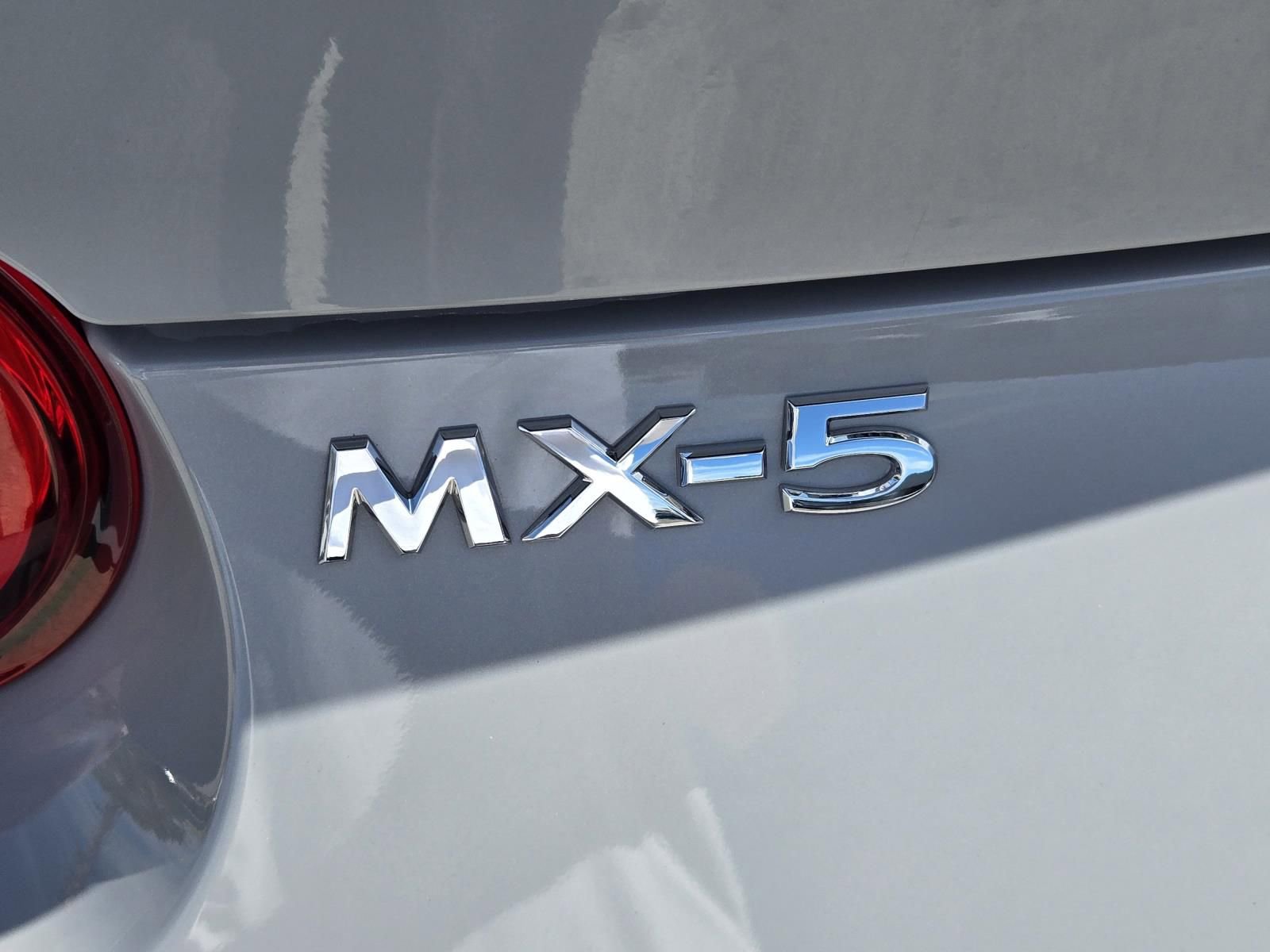 Used 2024 MAZDA MX-5 Miata Club w/ Interior Package image 31