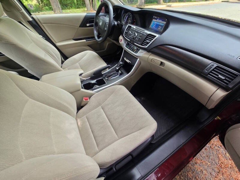 Used 2015 Honda Accord EX image 19