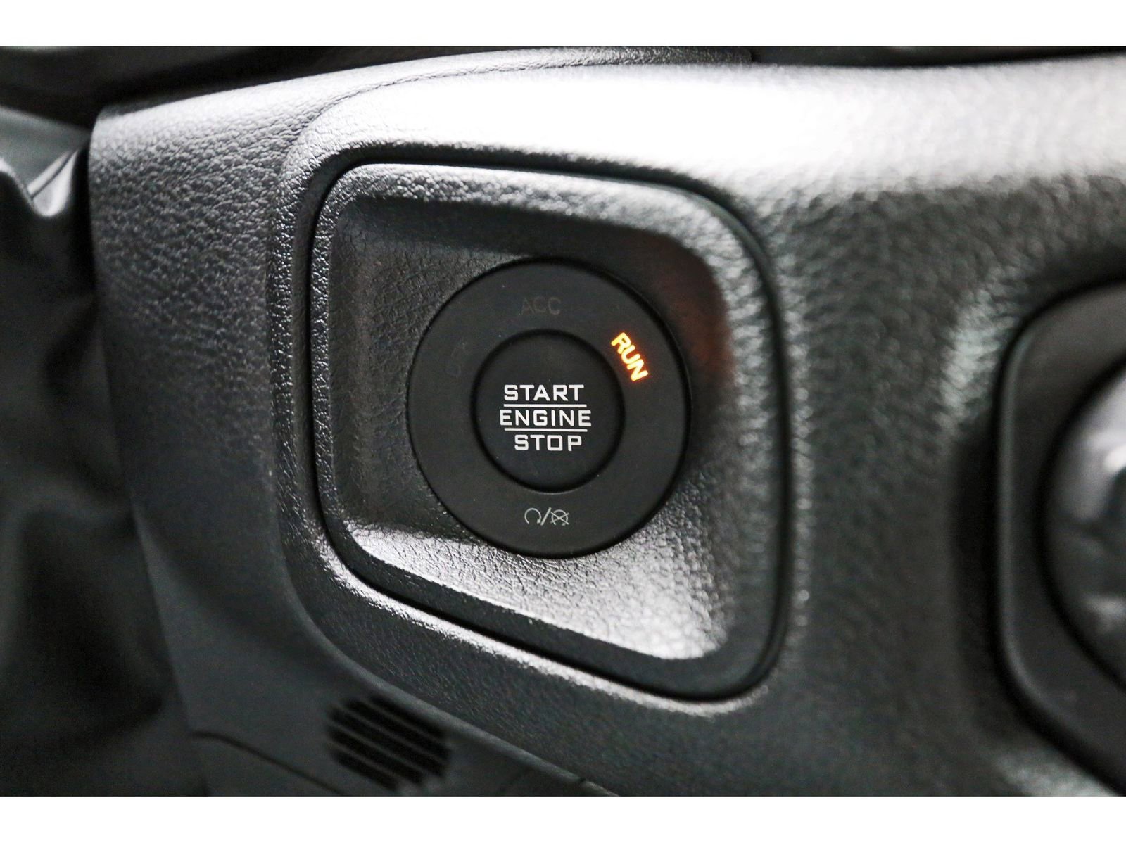 Used 2024 Jeep Wrangler Sport S image 27