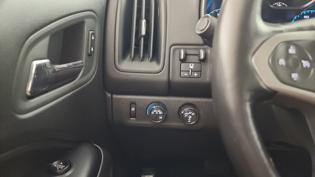 Used 2019 Chevrolet Colorado ZR2 w/ ZR2 Midnight Special Edition AWD/4WD image 17