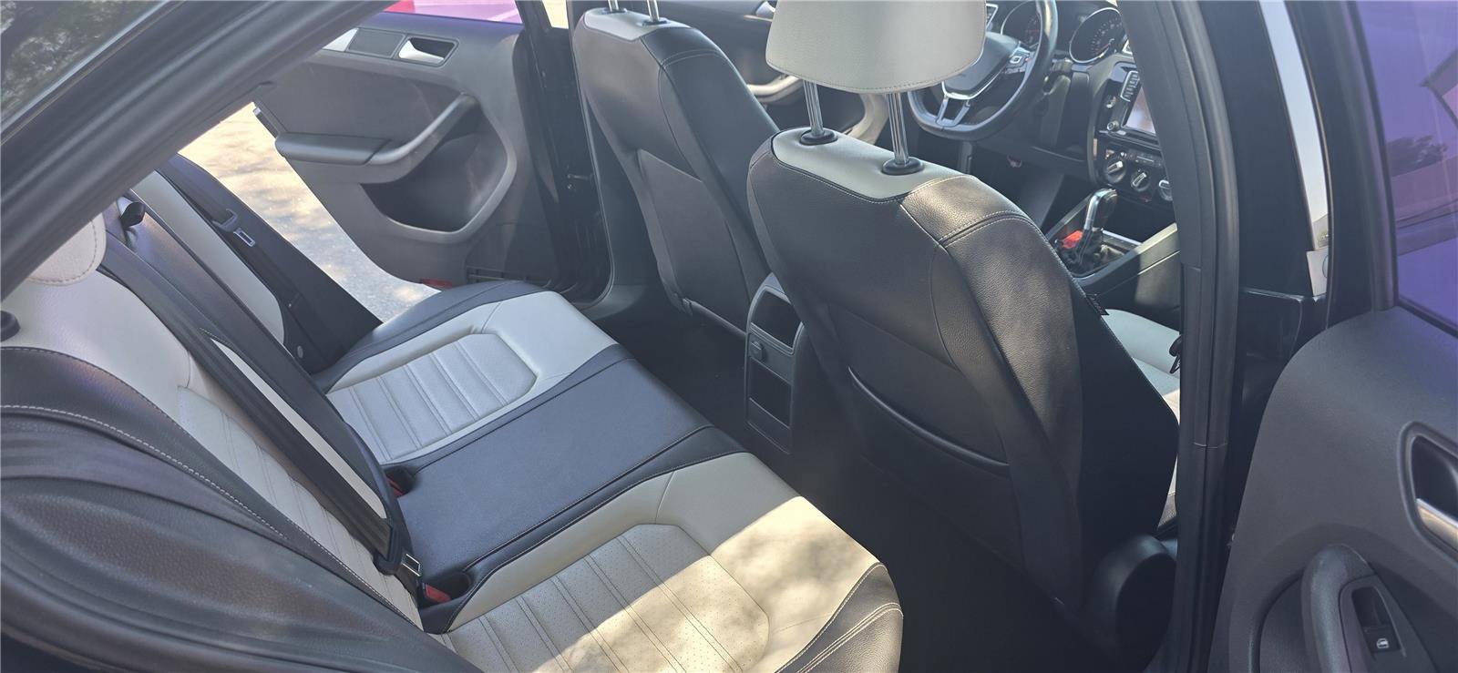 Used 2016 Volkswagen Jetta Sport FWD image 12