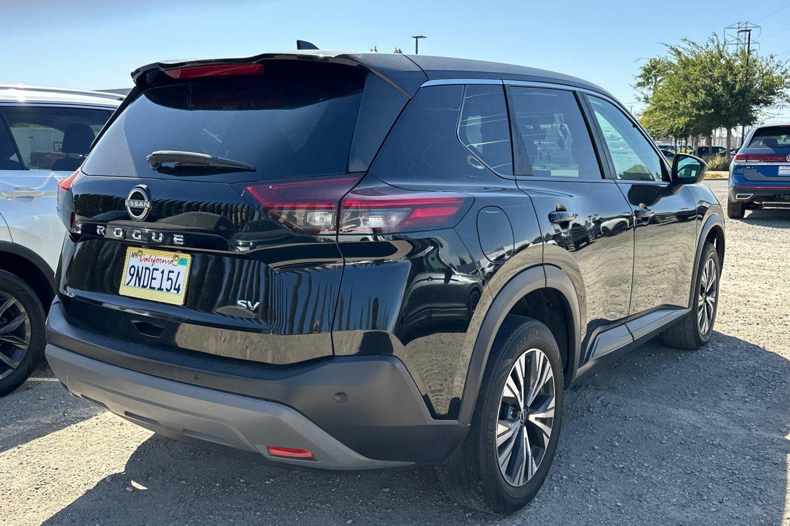 Used 2022 Nissan Rogue SV FWD image 4