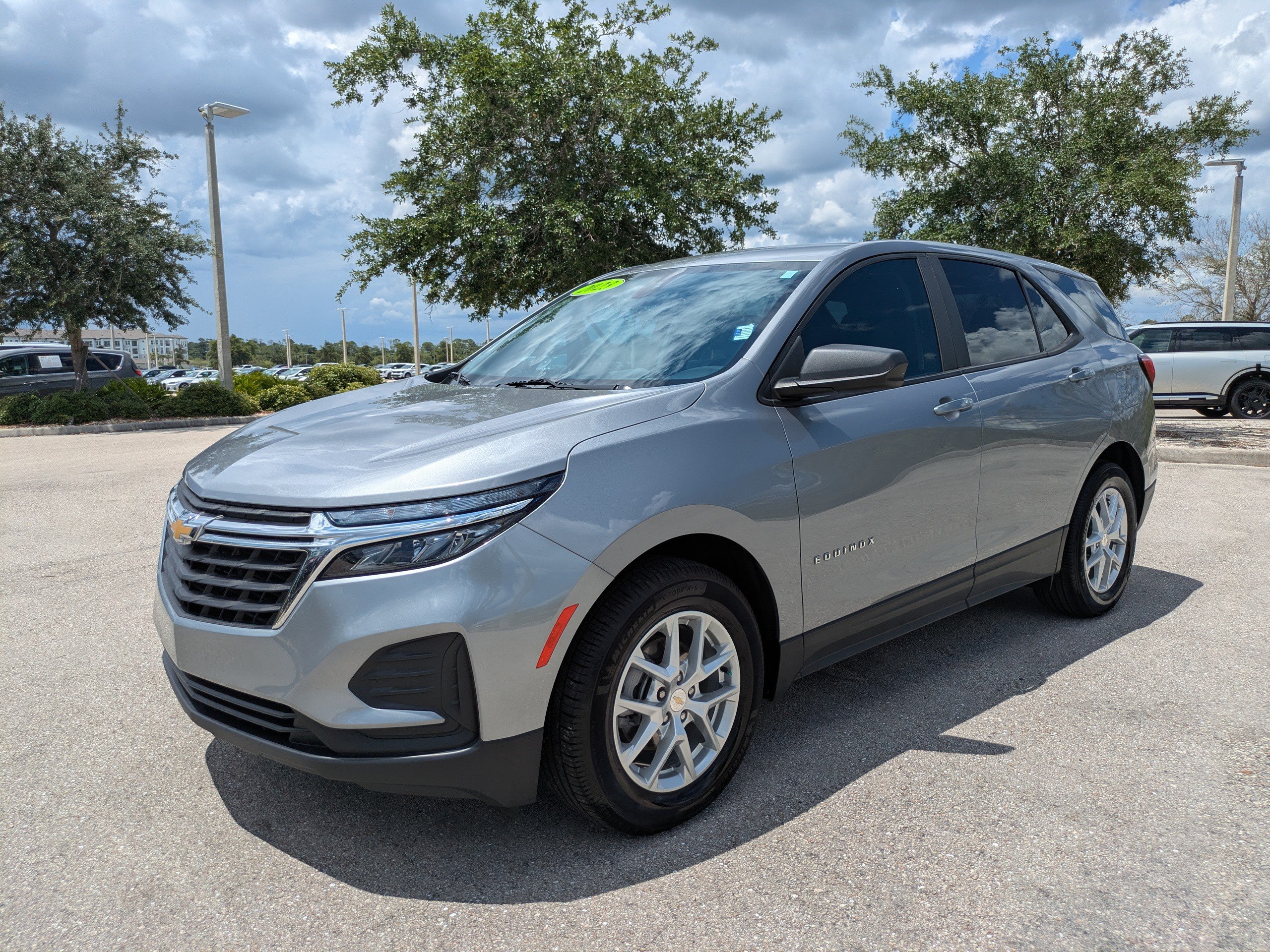 Used 2023 Chevrolet Equinox LS w/ LS Convenience Package FWD image 8