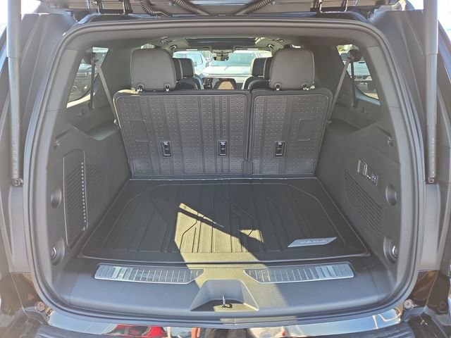 New 2025 Chevrolet Suburban Z71 w/ Z71 Off-Road Package image 27