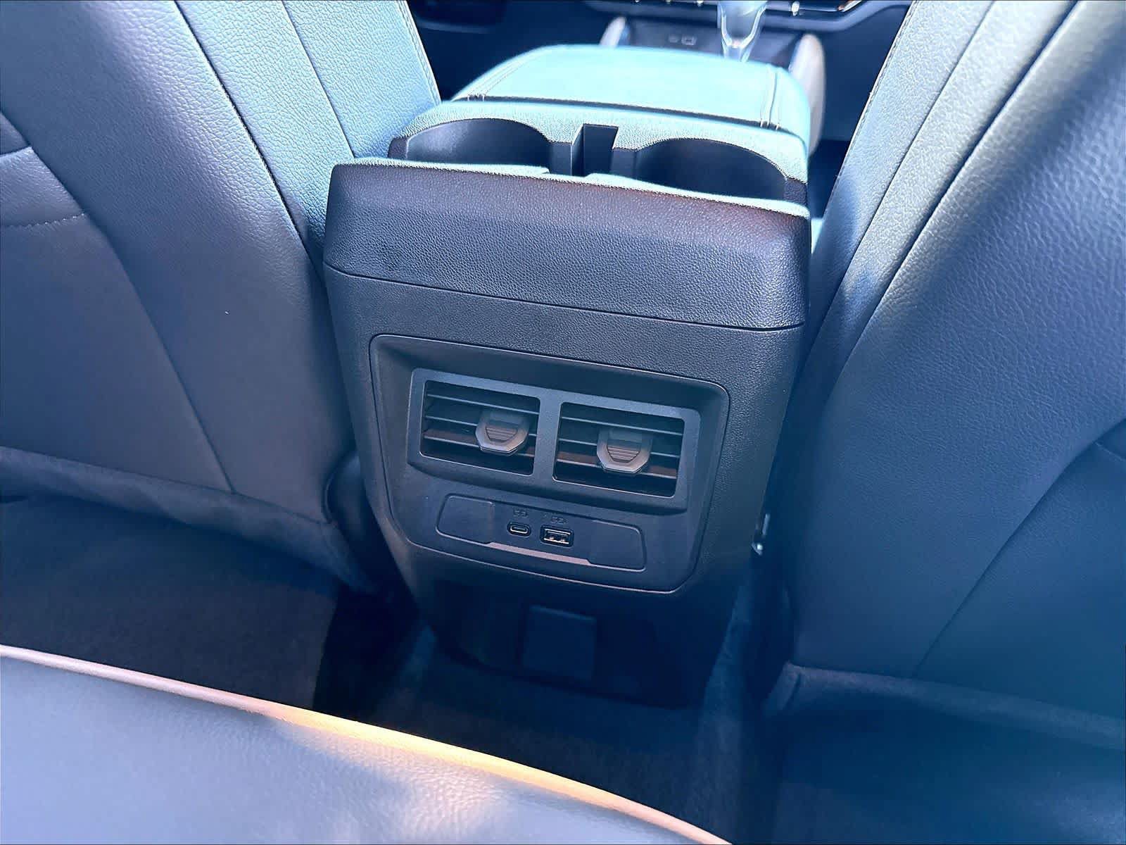 Used 2025 GMC Canyon Denali AWD/4WD image 12