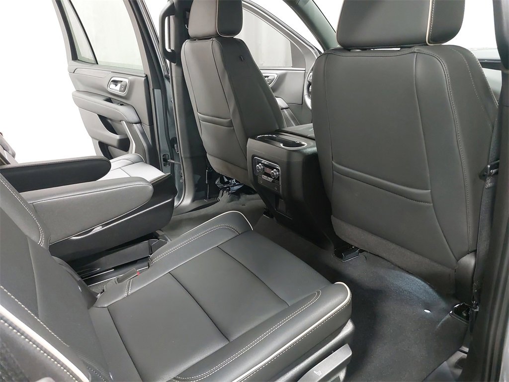 Used 2024 GMC Yukon SLT image 11