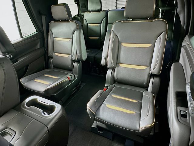 Used 2023 GMC Yukon AT4 w/ AT4 Premium Package AWD/4WD image 11