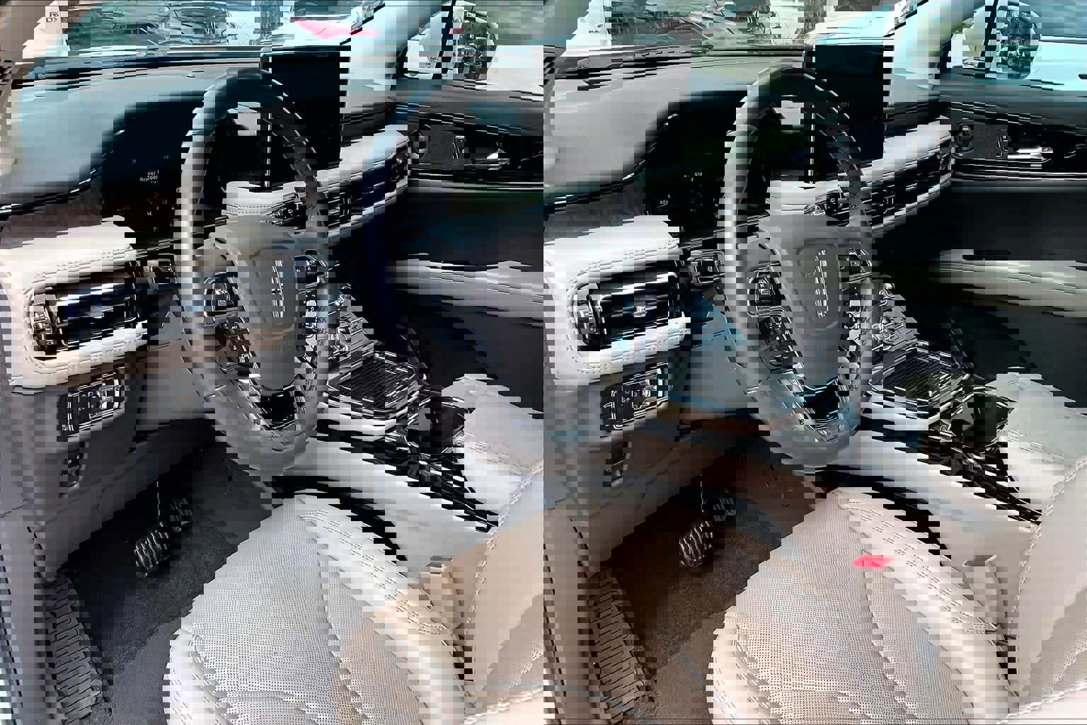 Used 2023 Lincoln Nautilus Reserve w/ Equipment Group 201A image 17