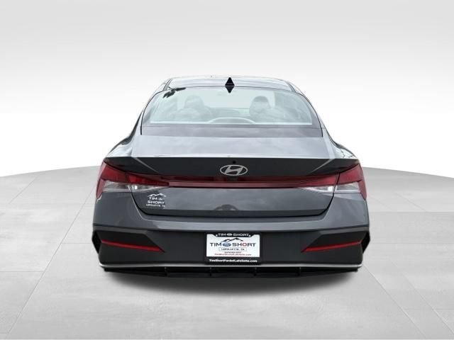 Used 2024 Hyundai Elantra SE FWD image 10