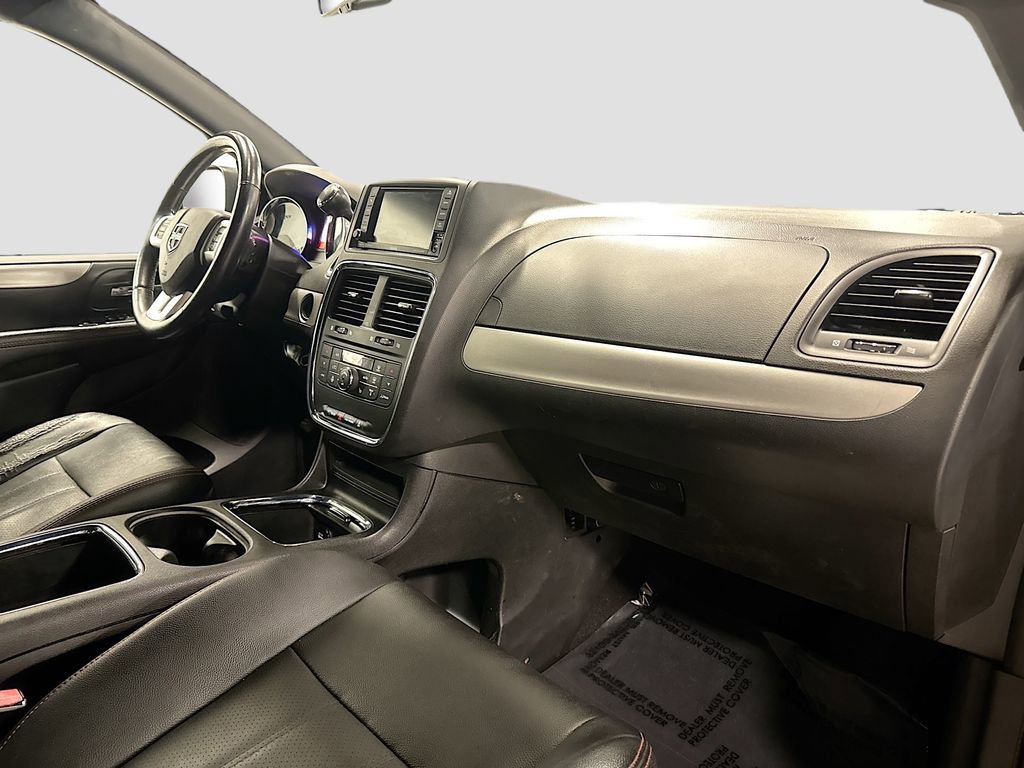 Used 2018 Dodge Grand Caravan GT image 38