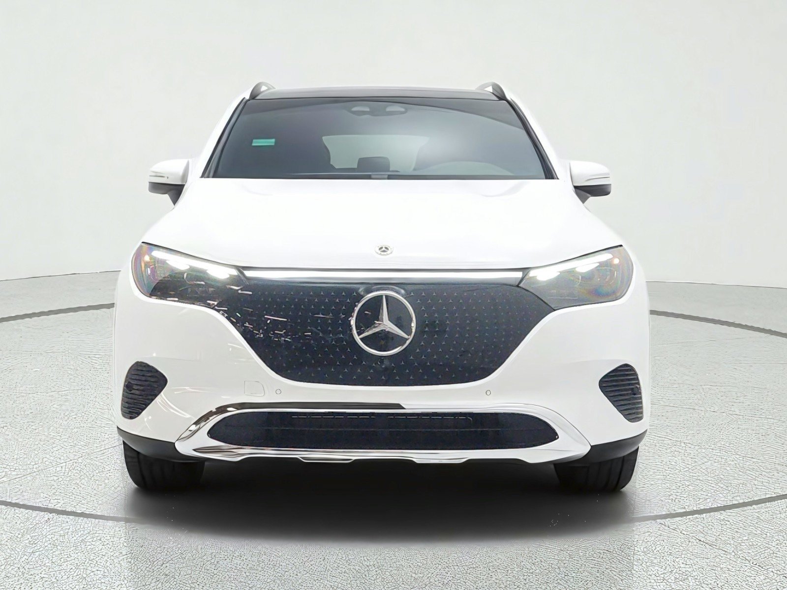 New 2027 Mercedes-Benz EQE 320+ SUV image 2