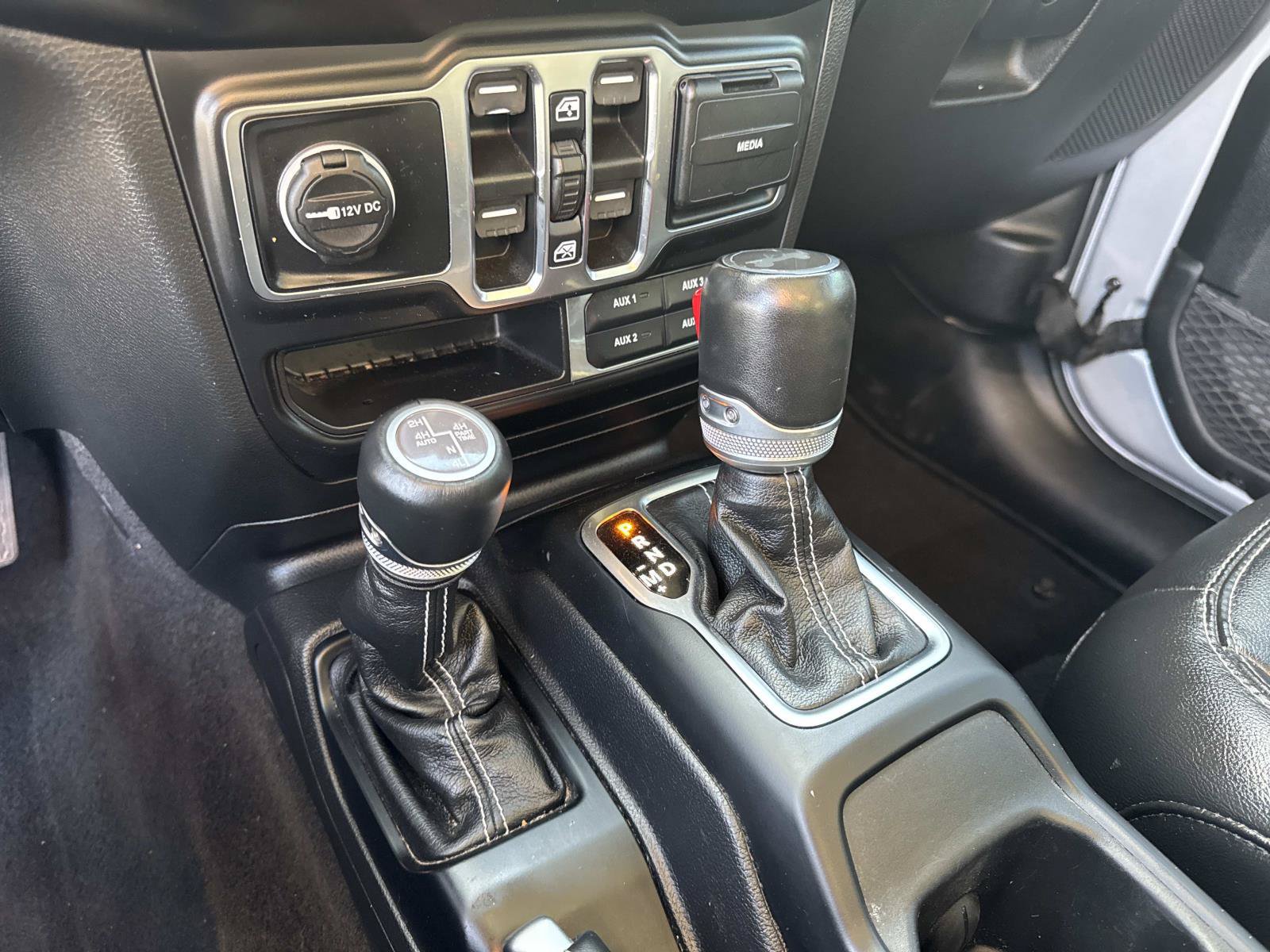 Used 2023 Jeep Wrangler Unlimited Sahara w/ Cold Weather Group AWD/4WD image 24