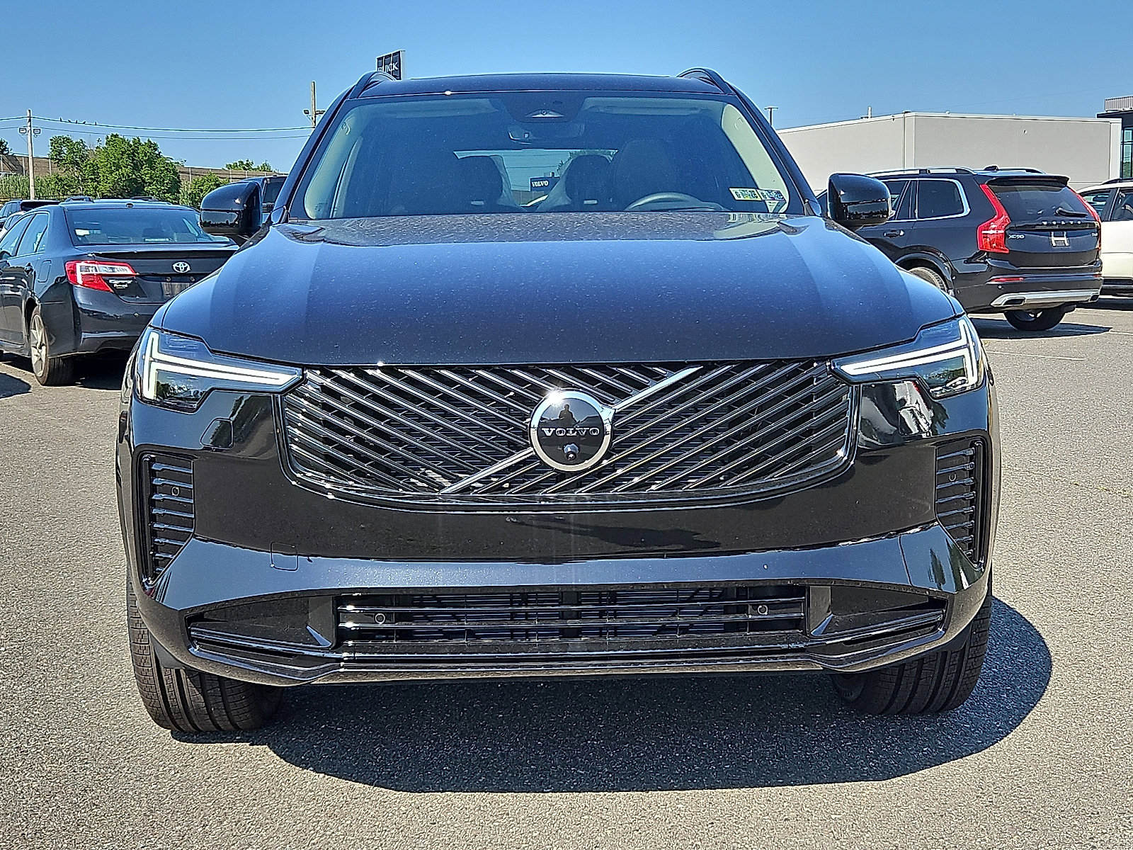 New 2026 Volvo XC90 B6 Ultra image 2