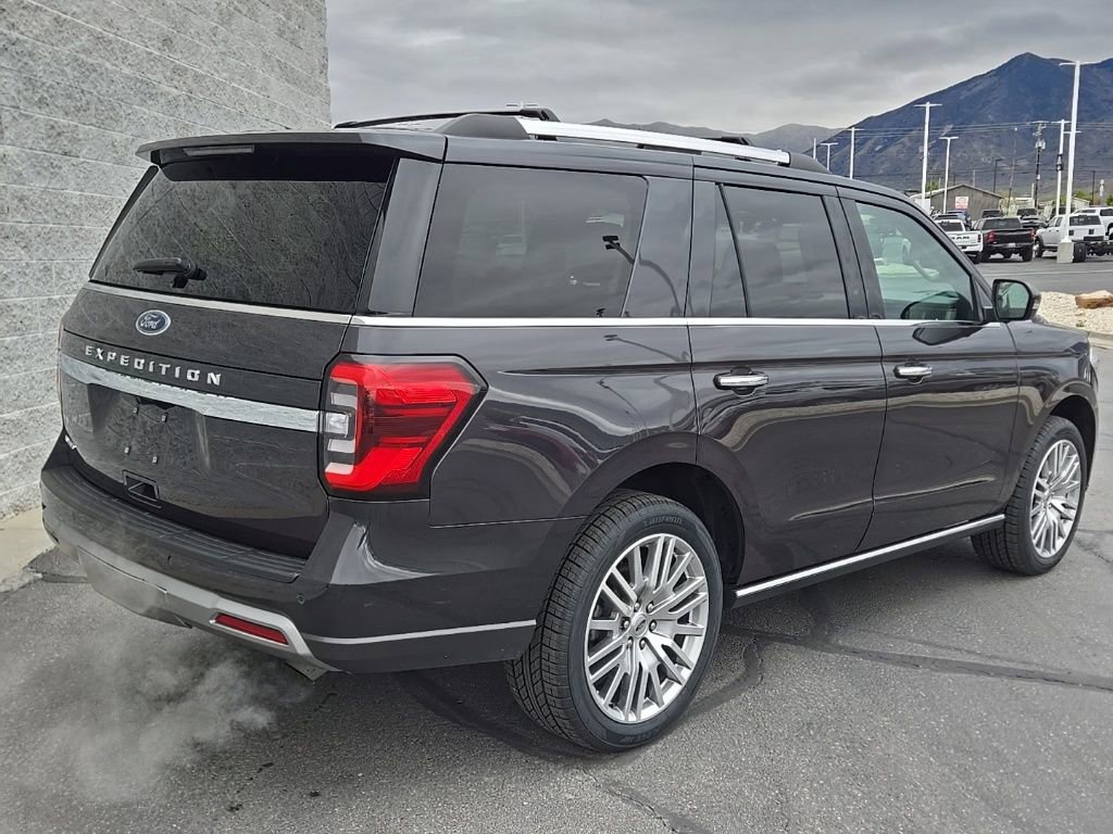 Used 2024 Ford Expedition Limited AWD/4WD image 4