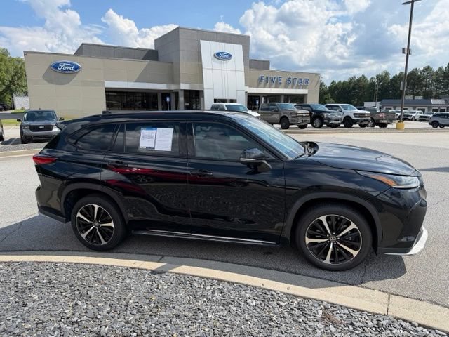 Used 2021 Toyota Highlander XSE AWD/4WD video 1