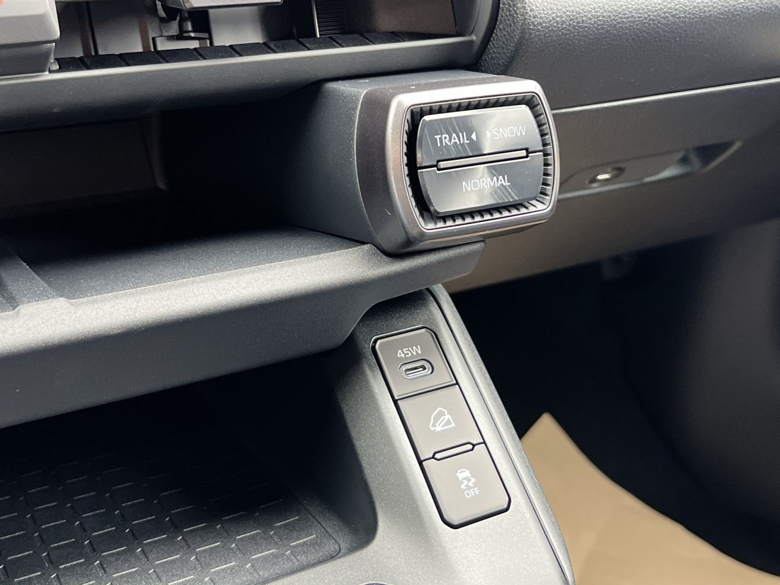 New 2026 Toyota RAV4 XSE AWD/4WD image 26