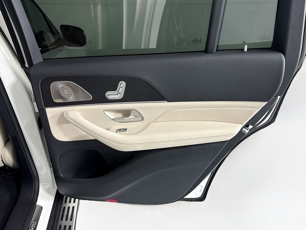 Certified 2025 Mercedes-Benz GLS 450 4MATIC image 28