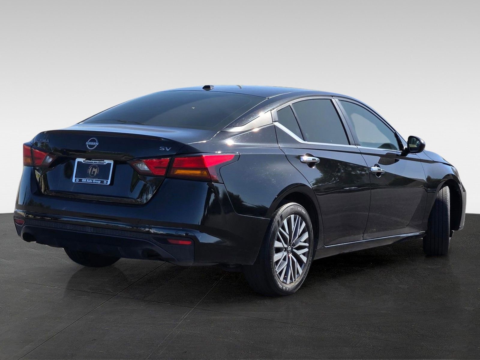 Used 2024 Nissan Altima 2.5 SV FWD image 4