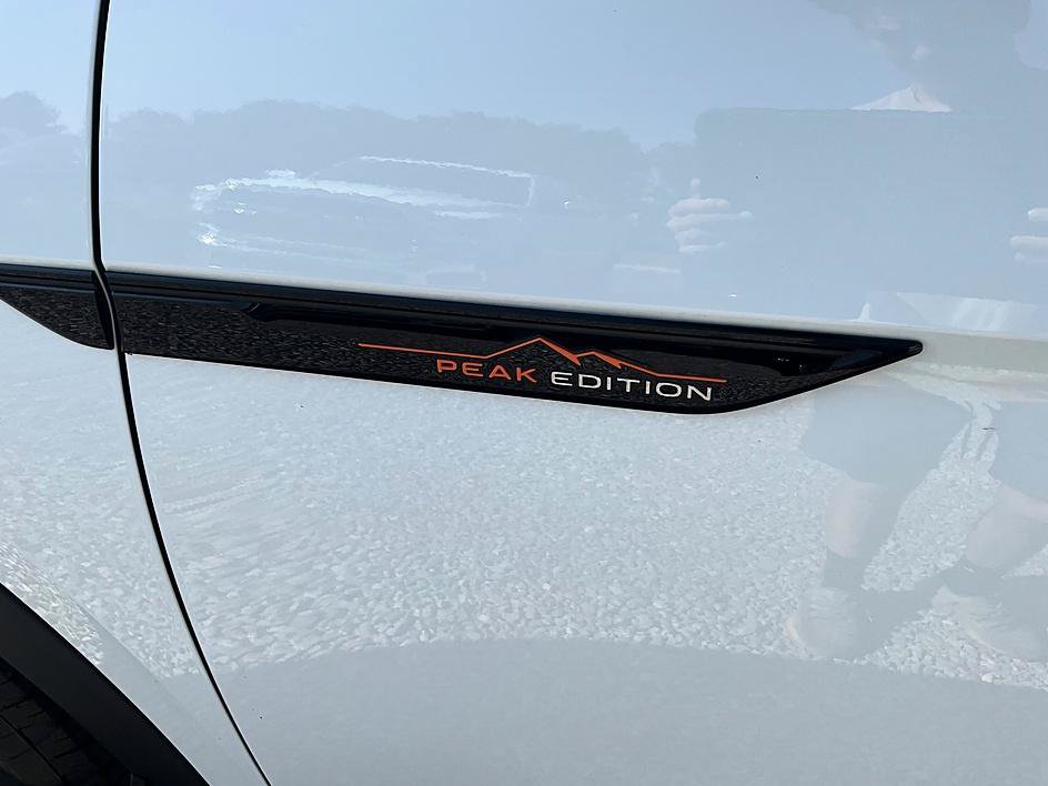 Used 2025 Volkswagen Atlas Peak Edition SE AWD/4WD image 13