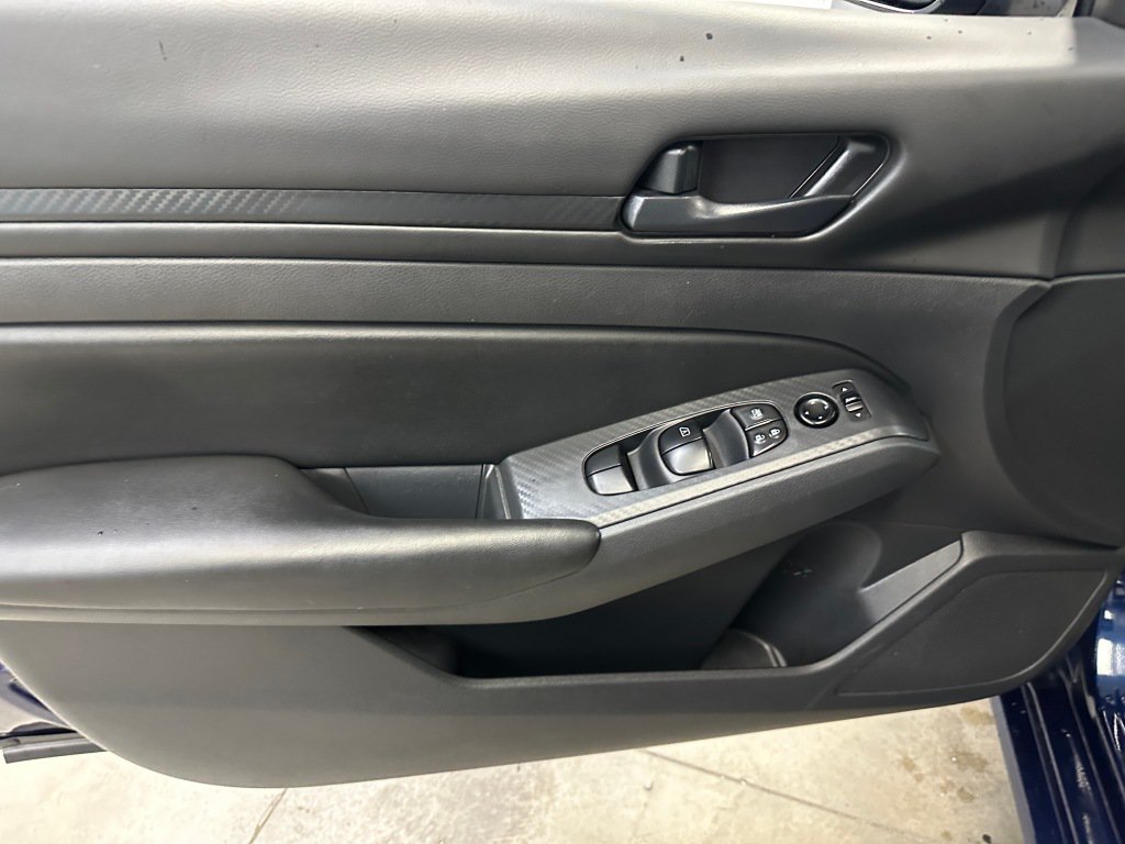 Used 2023 Nissan Altima 2.5 S FWD image 6
