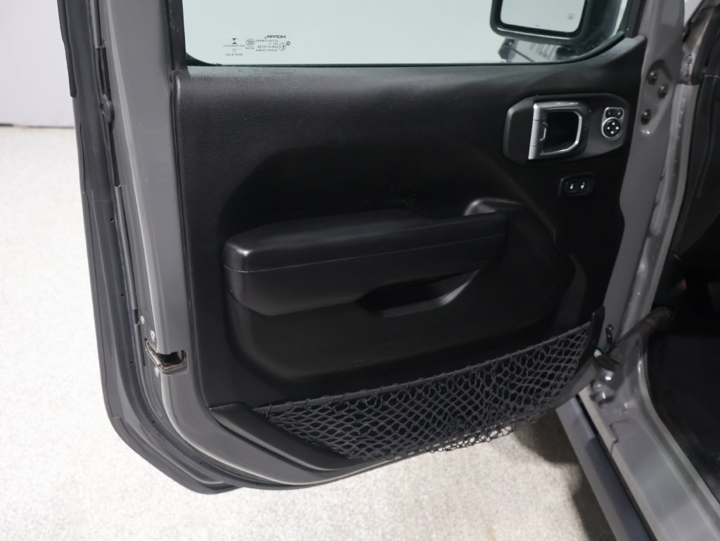 Used 2021 Jeep Gladiator Sport AWD/4WD image 13