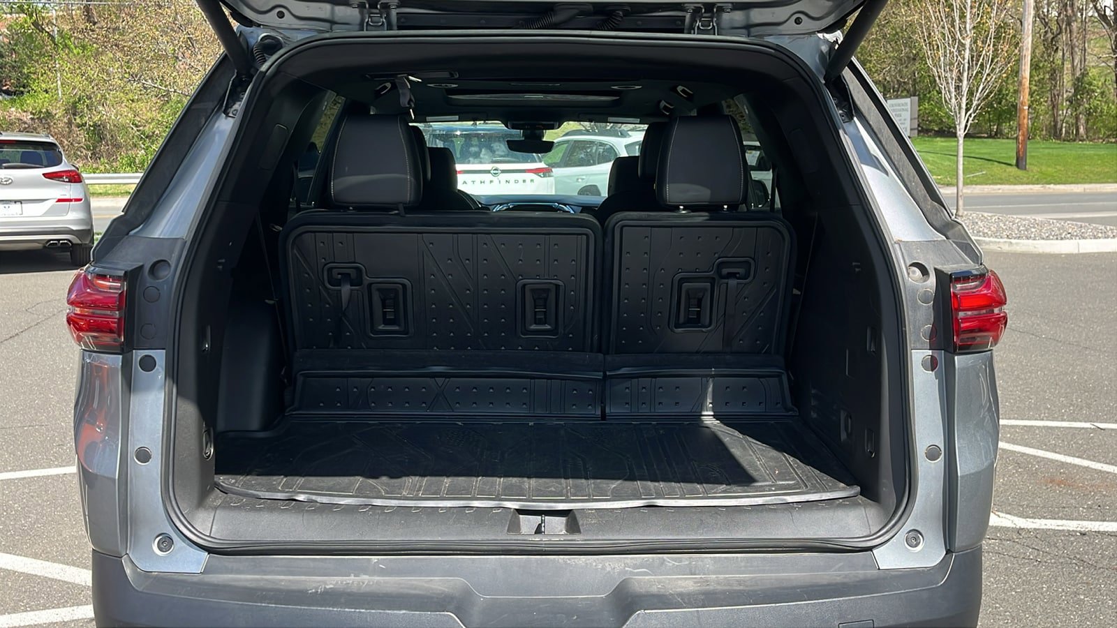 Used 2023 Chevrolet Traverse LT w/ LT Premium Package AWD/4WD image 26