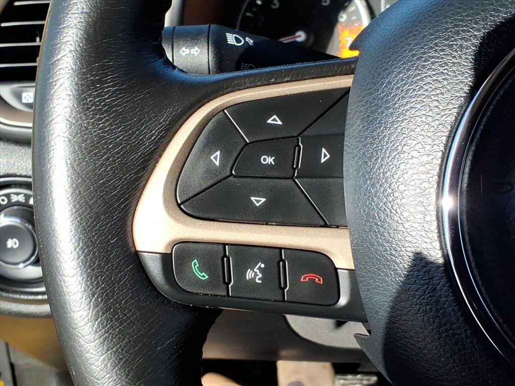 Used 2015 Jeep Renegade Latitude w/ Cold Weather Group II image 18