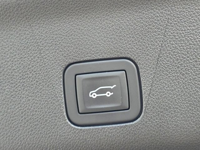 Used 2025 GMC Yukon AT4 Ultimate AWD/4WD image 38