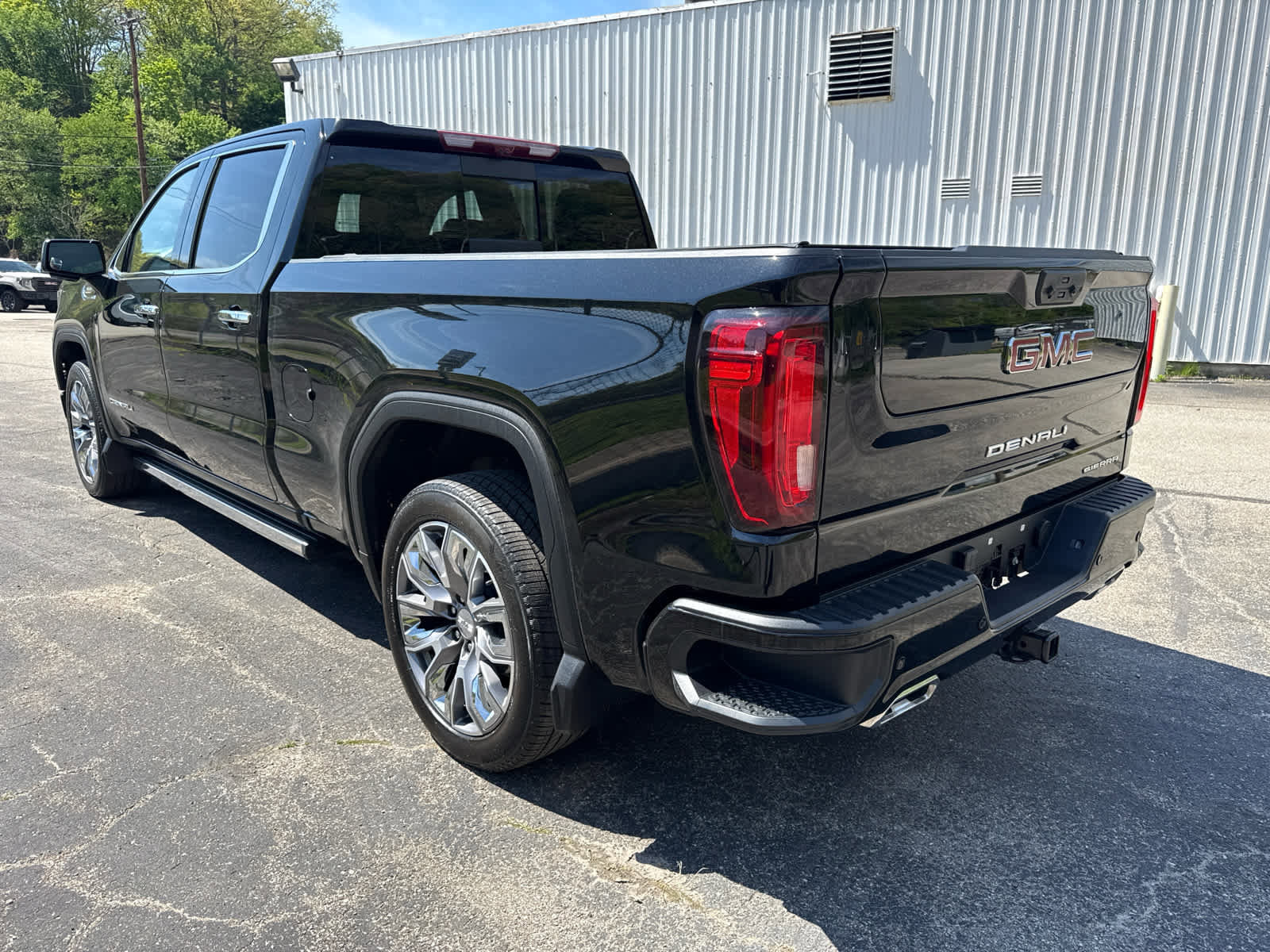 Used 2024 GMC Sierra 1500 Denali w/ Denali Reserve Package AWD/4WD image 5