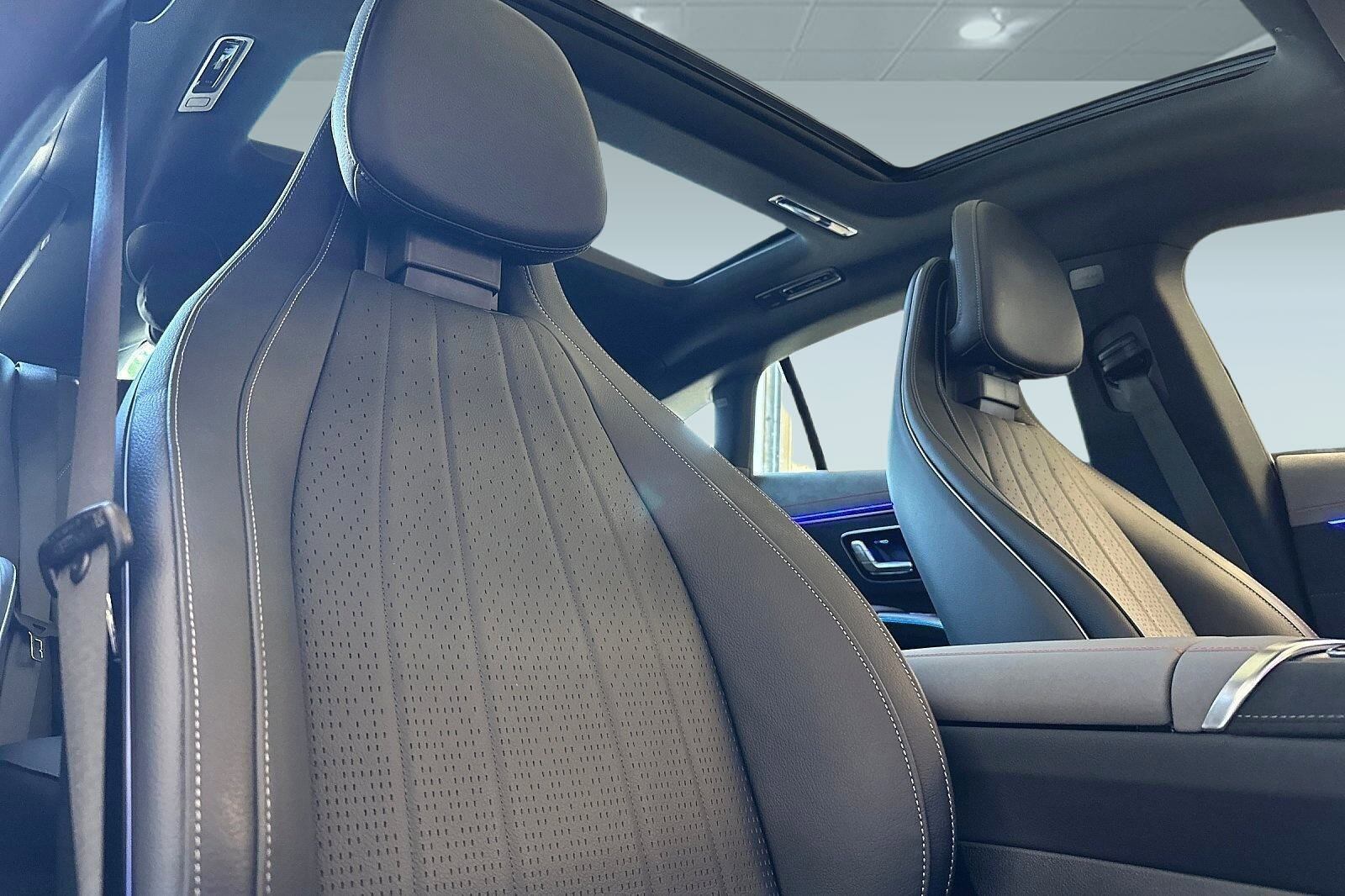 Used 2022 Mercedes-Benz EQS 580 4MATIC Sedan image 9