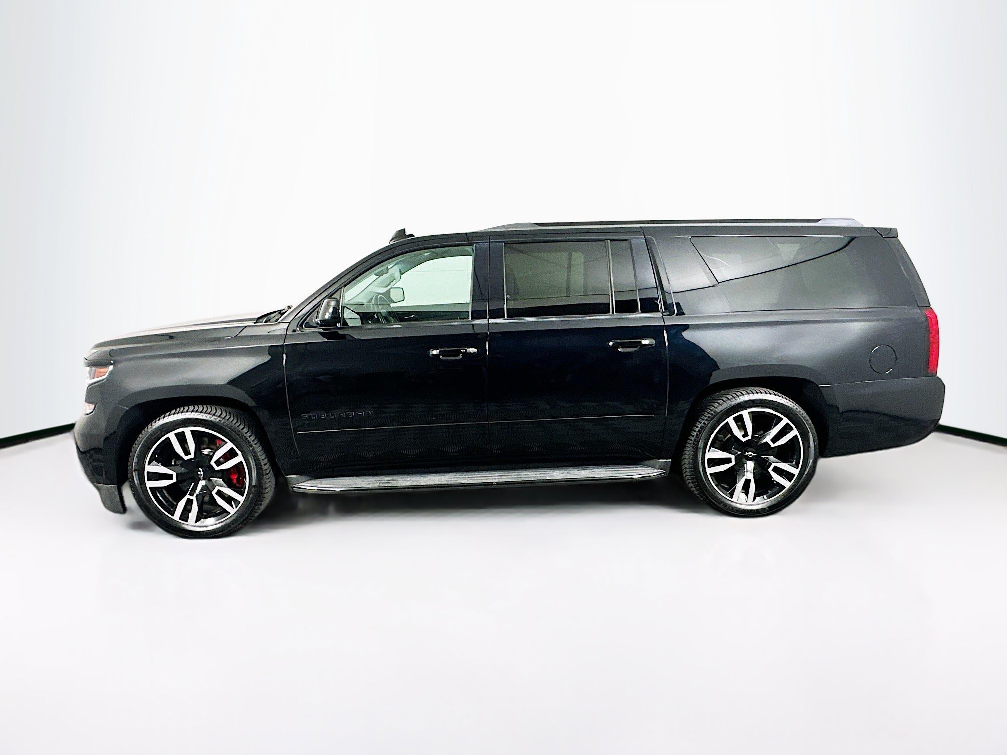 Used 2019 Chevrolet Suburban Premier w/ RST 6.2L Performance Edition AWD/4WD image 4