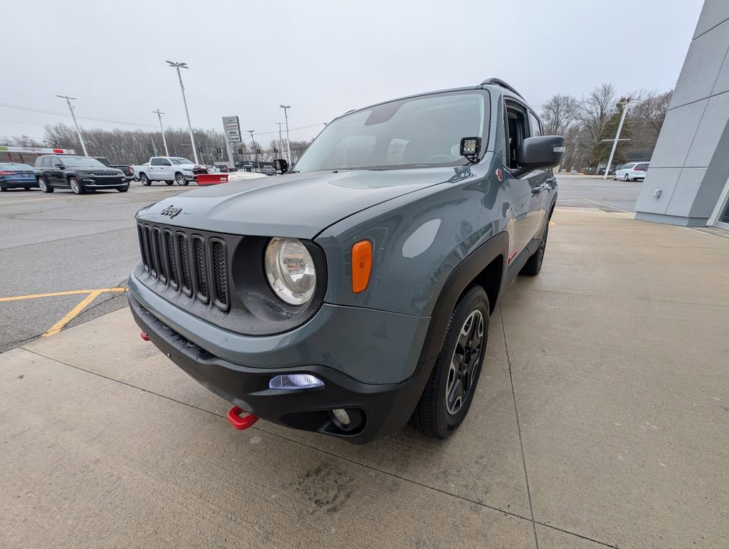 Used 2016 Jeep Renegade Trailhawk AWD/4WD image 8