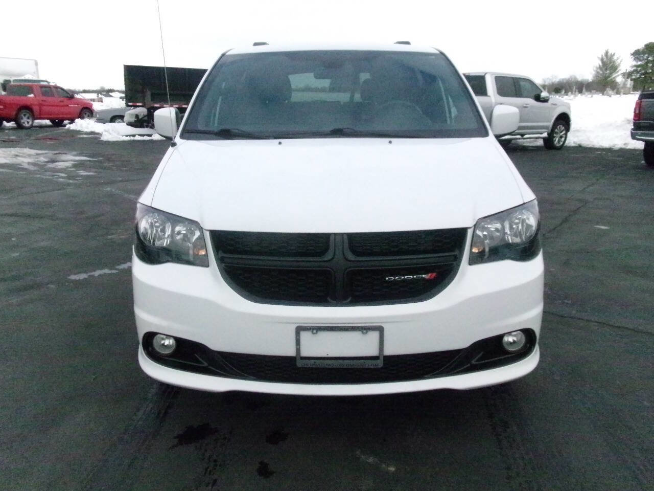 Used 2018 Dodge Grand Caravan SXT w/ Driver Convenience Group image 3