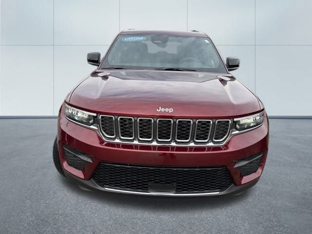 Used 2025 Jeep Grand Cherokee Laredo image 10