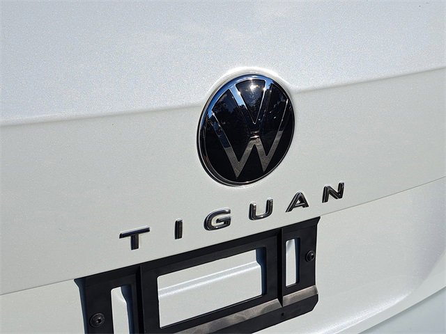 Used 2023 Volkswagen Tiguan SE image 8