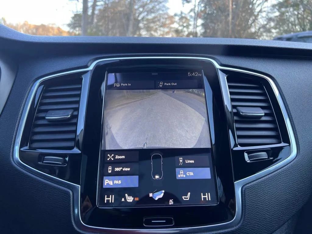 Used 2017 Volvo XC90 T6 Momentum w/ Vision Package AWD/4WD image 18