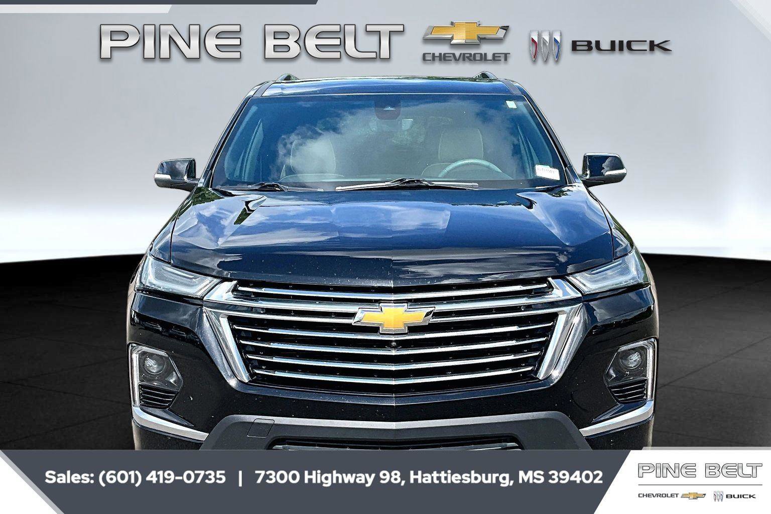 Used 2022 Chevrolet Traverse Premier FWD image 3