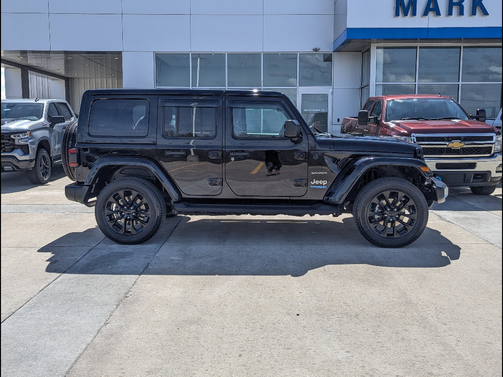 Used 2022 Jeep Wrangler Unlimited Sahara image 6
