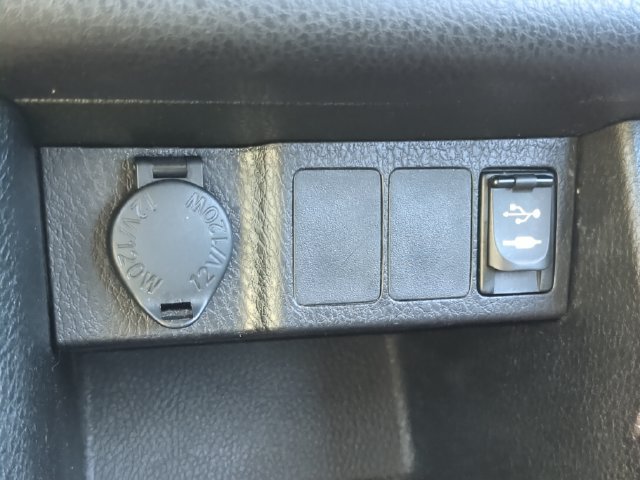 Used 2018 Toyota Corolla LE FWD image 25