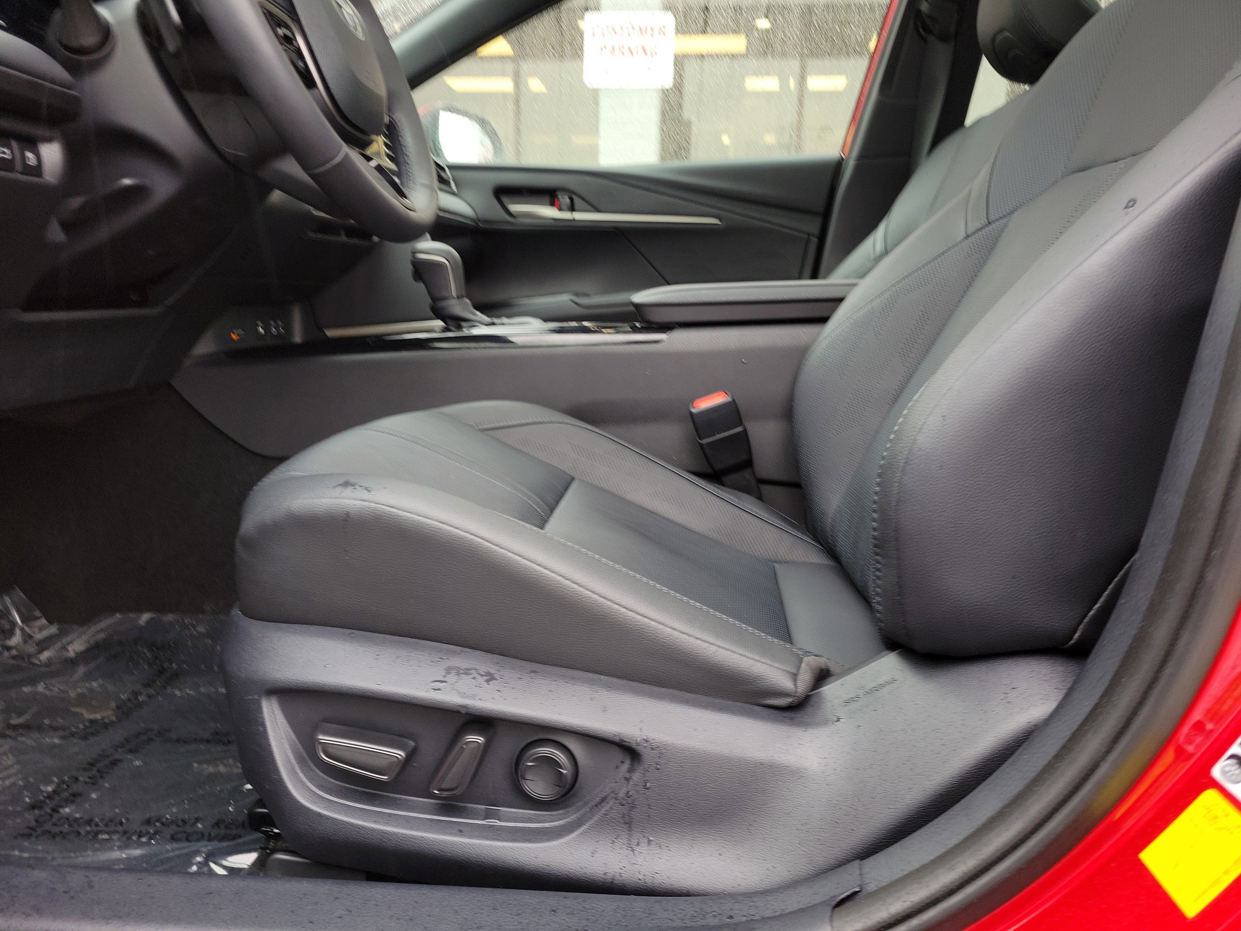 Used 2025 Toyota Camry XSE FWD image 17